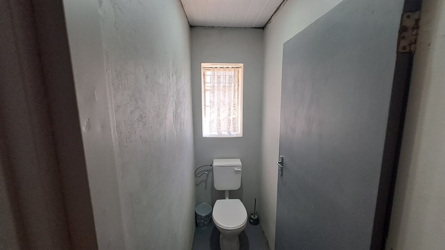 11 Bedroom Property for Sale in Brandwag Free State